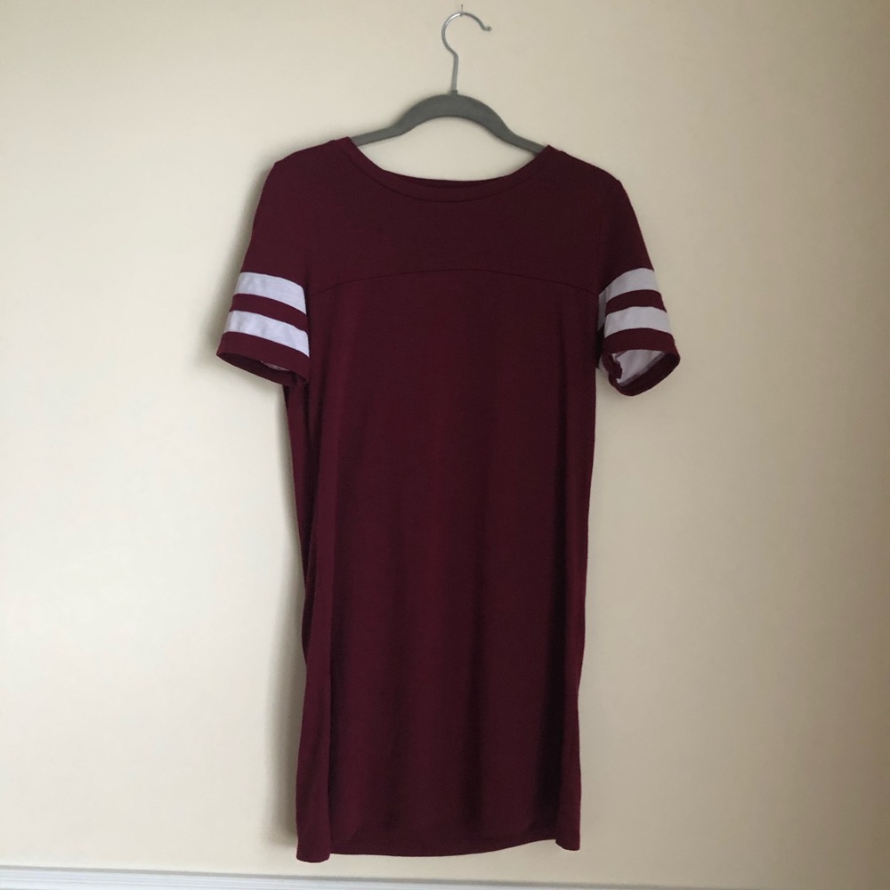 burgundy t-shirt dress